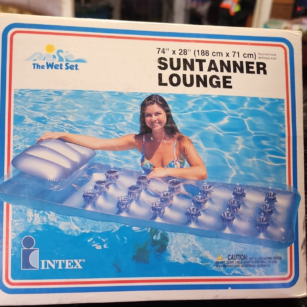 Suntanner Lounge - Blue. INTEX  THE WET SET.  NEW IN BOX.